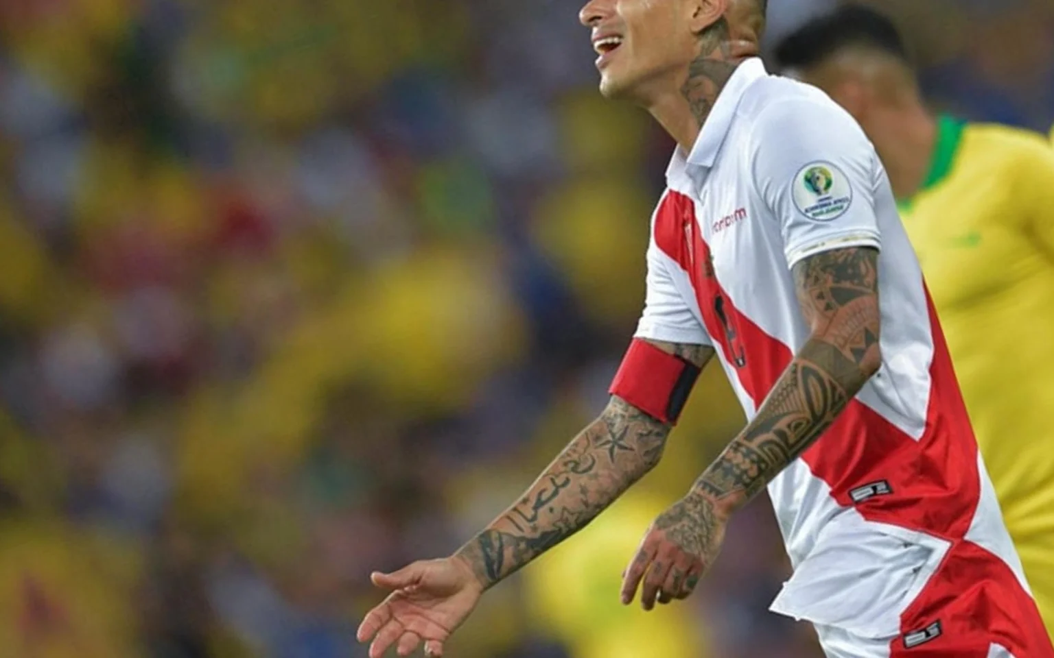 ATUAÇÕES: Guerrero é o melhor do Peru em derrota na decisão (Foto: CARL DE SOUZA / AFP)