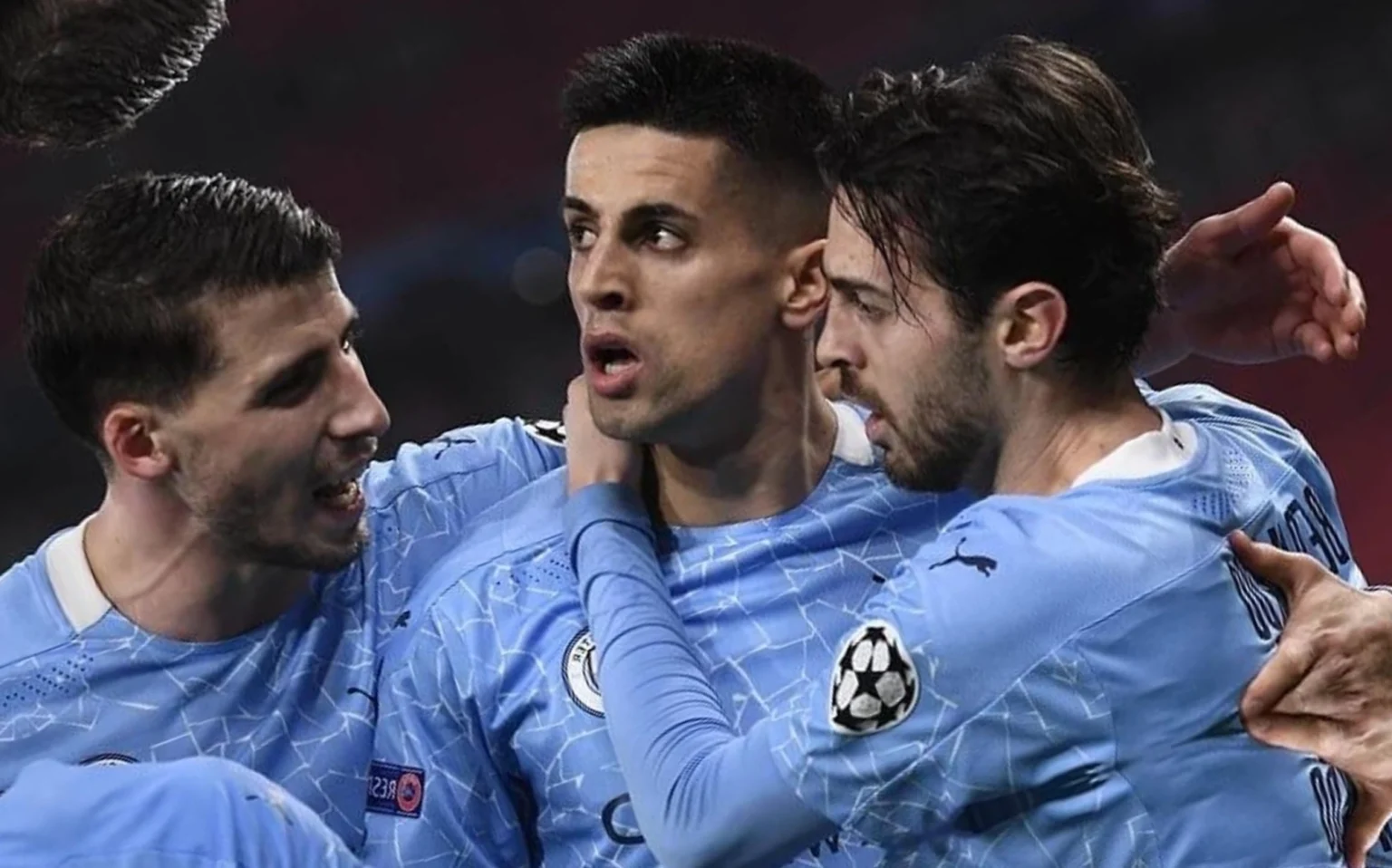 Al-Hilal de Jorge Jesus se aproxima de jogador do Manchester City Jogadores do Manchester City celebram gol na Champions (Foto: ATTILA KISBENEDEK / AFP)