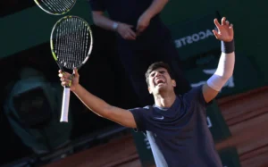 Carlos Alcaraz Conquista Vaga para Final de Roland Garros