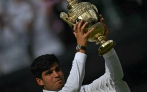 Histórias de Fúria e Dedicação: Carlos Alcaraz Conquista Bicampeonato de Wimbledon