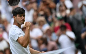 Carlos Alcaraz Abre Caminho a Wimbledon com Vencedor em Estreia