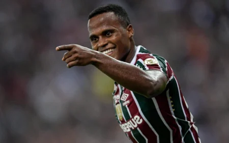 Arias se torna o oitavo maior artilheiro estrangeiro do Fluminense Arias é também o principal artilheiro do time na temporada (Foto: Thiago Ribeiro/AGIF)