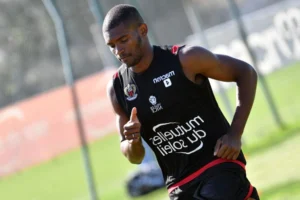 Barcelona recebe proposta para negociar Marlon, ex-Fluminense