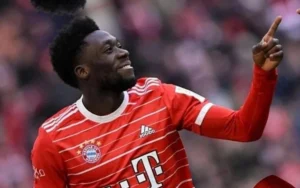 Bayern bate martelo em contratação de Alphonso Davies