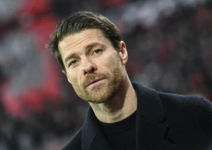 Bayern de Munique conquista Xabi Alonso para rivalizar com Liverpool