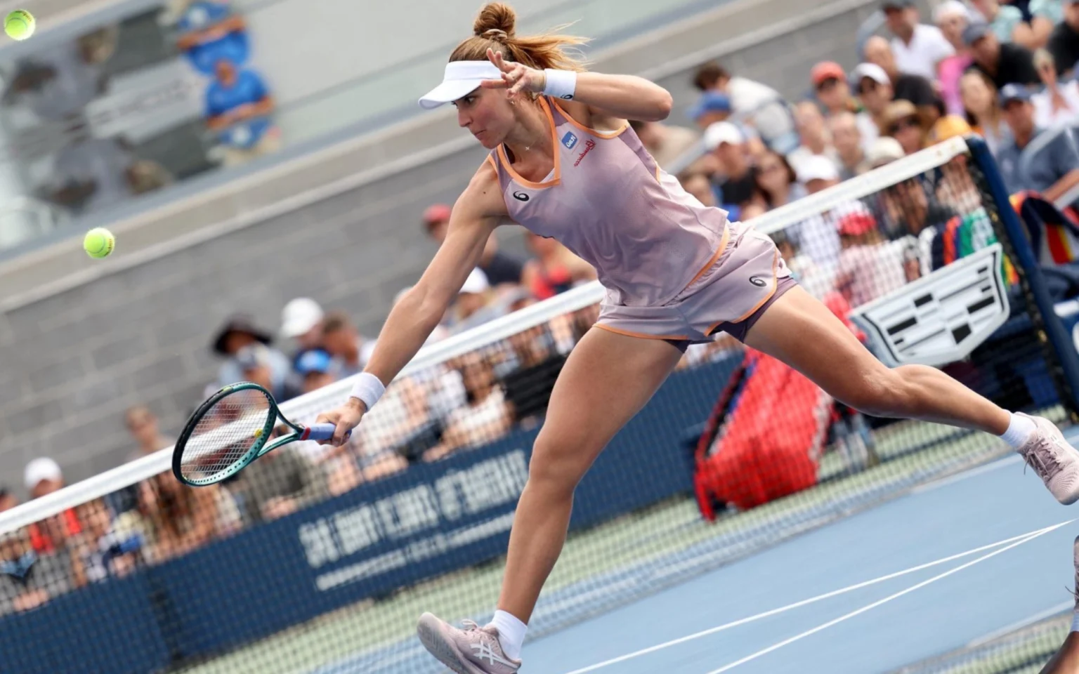 Bia Haddad quebra tabu de 48 anos e celebra: ‘Esse é o tênis que almejo’ Bia Haddad Maia concentra esforços do pós-olímpico no US Open (Foto: Garrett Ellwood/AFP)