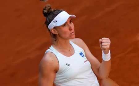 Bia Haddad tem mala extraviada e se revolta com companhia aérea Bia Haddad em Roland Garros (Foto: OSCAR DEL POZO / AFP)