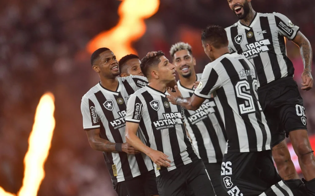 Botafogo x Palmeiras é o Réveillon alvinegro de 2024 Foto: Thiago Ribeiro/AGIF