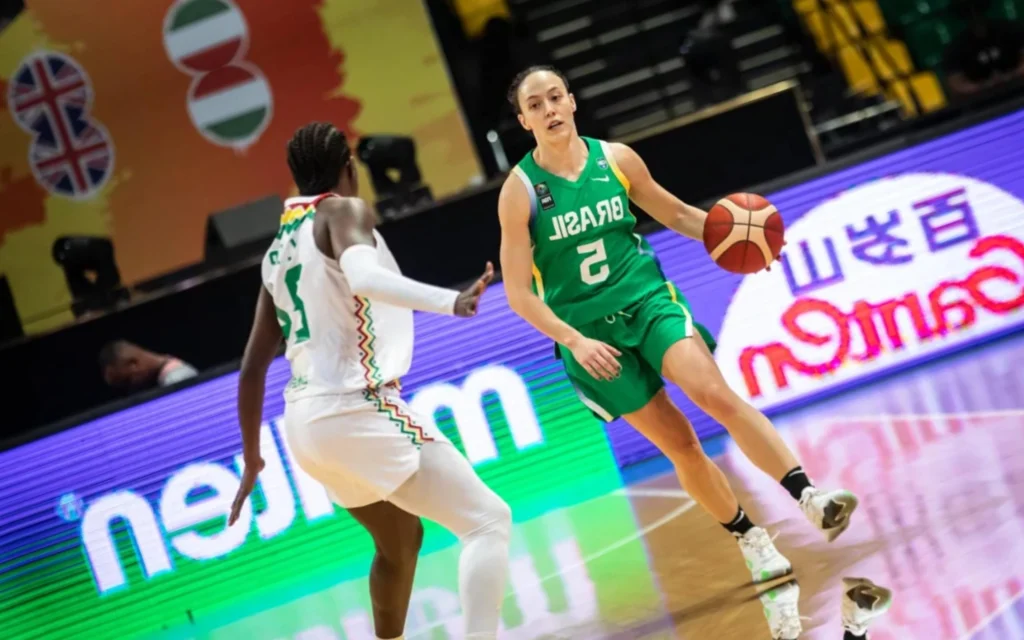 Brasil ainda pode ir para o Mundial de Basquete após queda no qualificatório? Entenda Brasil ainda sonha com vaga no Campeonato Mundial de Basquete (Foto: Divulgação / FIBA)