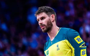 Seu Brasil favorito? Bruninho pisa nos papéis sobre a luta da Seleção de Vôlei!