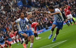 Brasileiro decide, e Brighton surpreende a Premier League com histórico vencedor