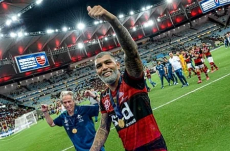 Caio Ribeiro traça o principal desafio do Flamengo para 2020: ‘Humildade’ O Flamengo conquistou três títulos em 2020 (Foto: Marcelo Cortes / Flamengo)