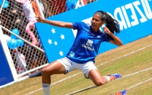 Cruzeiro celebra triunfo com hat-trick no Brasileirão Feminino