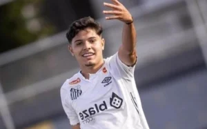 Santos paga preço alto, joia faz primeira treino profissional