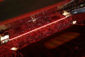 Corinthians apresenta show especial em amistoso com músicas e efeitos de luz