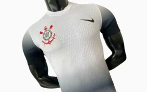 Com tema antirracismo, Corinthians lança camisa revolucionária?