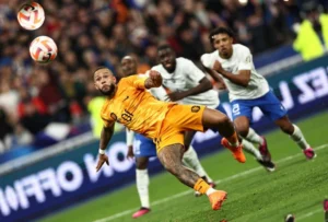 Conheça Memphis Depay: artilheiro da Holanda e ídolo da Europa