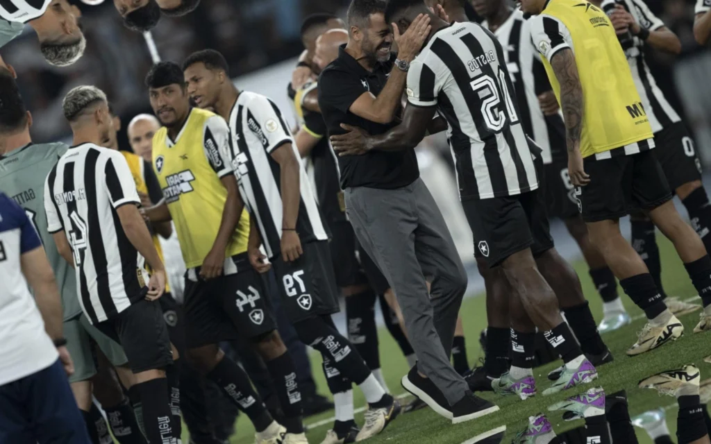 Contratações do Botafogo em 2024: tudo sobre o vai e vem do mercado Foto: Jorge Rodrigues/AGIF