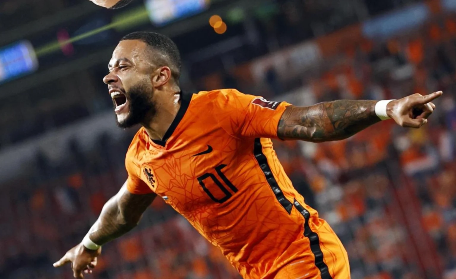 Corinthians faz proposta por Memphis Depay Depay celebra gol pela Holanda (Foto: MAURICE VAN STEEN / ANP / AFP)