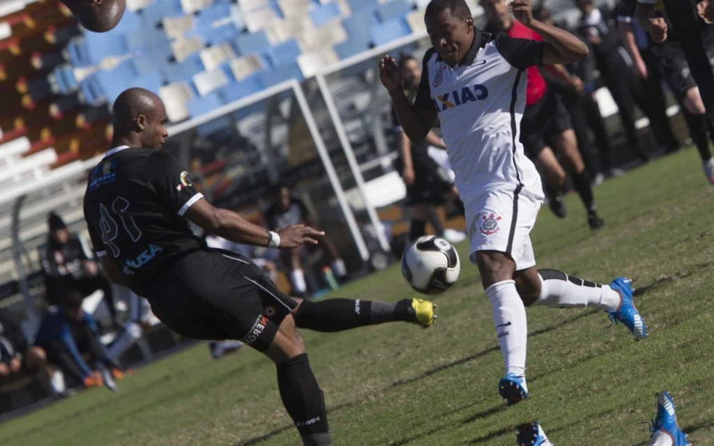 Corinthians inscreve Alan Mineiro e Claudinho e já relaciona Balbuena Alan Mineiro estreou pelo Corinthians contra o Strikers e agora jogará o Paulista (Foto: Daniel Augusto Jr/Divulgação)