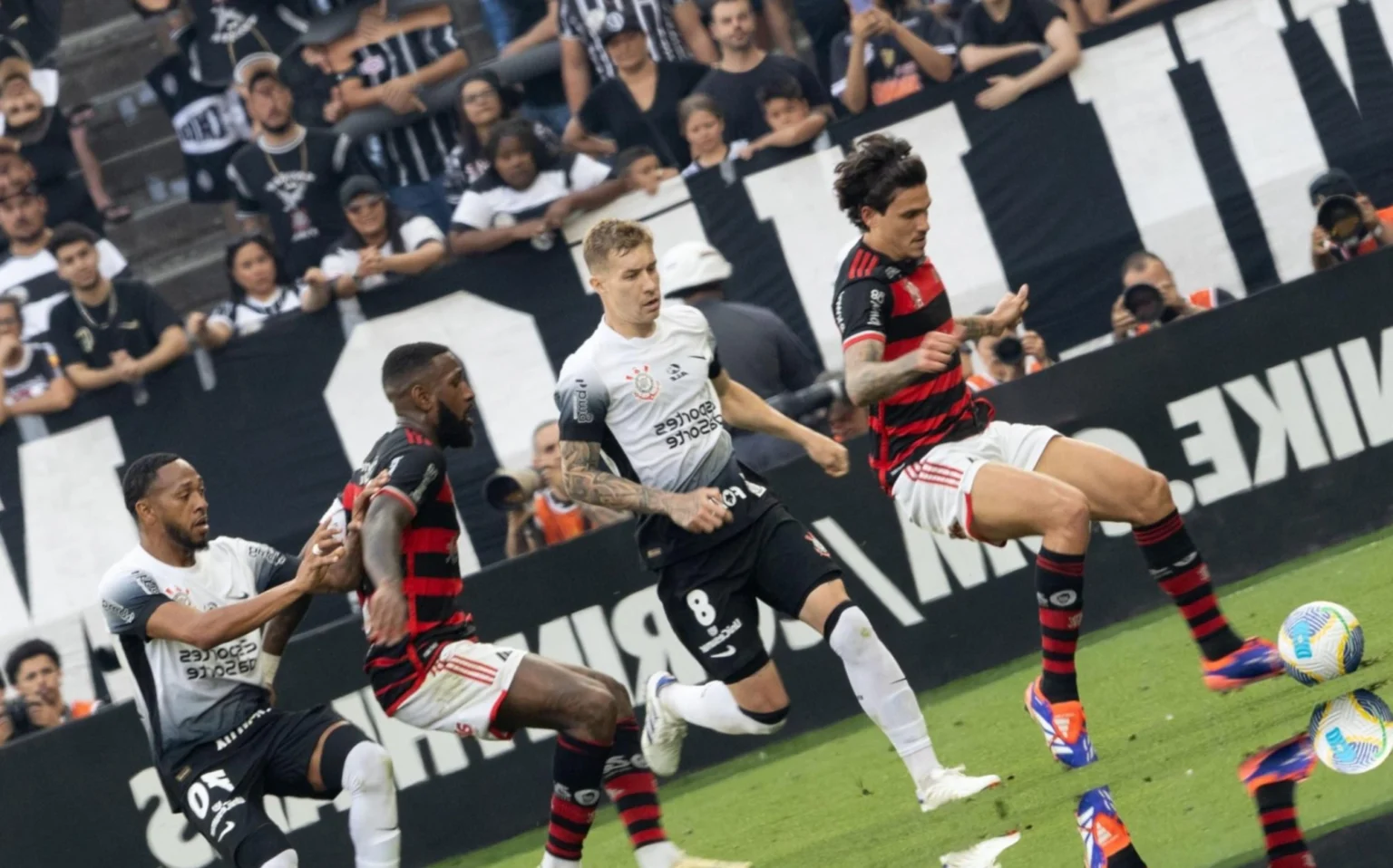 Corinthians na 25ª Rodada: Do meio da tabela em 2023 ao risco de rebaixamento em 2024 (Foto: Joisel Amaral/AGIF)