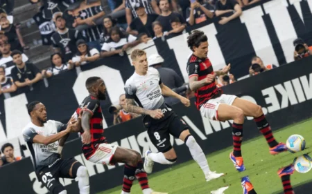 Corinthians na 25ª Rodada: Do meio da tabela em 2023 ao risco de rebaixamento em 2024 (Foto: Joisel Amaral/AGIF)