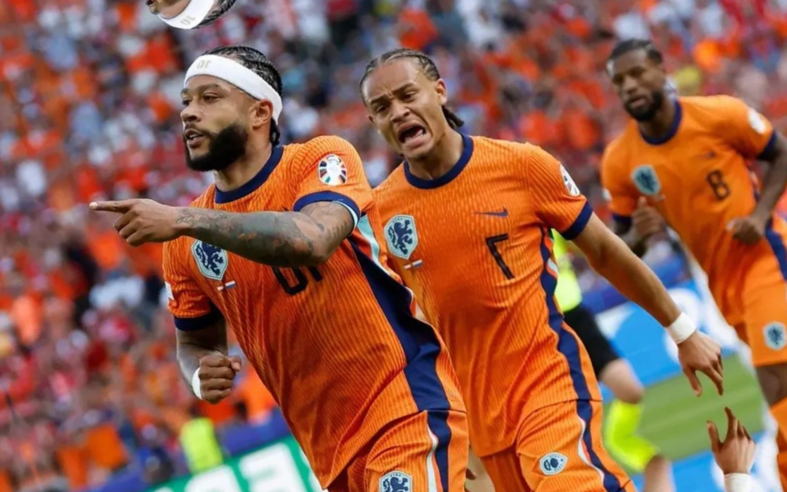 Corinthians oferece maior salário do elenco e encaminha contratação de Depay Memphis Depay em campo pela Holanda. (Foto: Odd ANDERSEN / AFP)