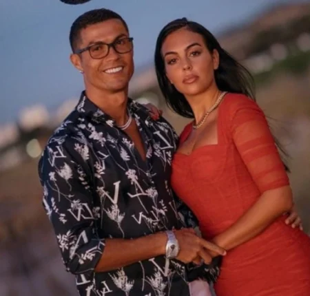 Cristiano Ronaldo imita Messi em vídeo com a esposa Georgina Rodríguez; assista Georgina Rodríguez e Cristiano Ronaldo (Foto: Reprodução/Instagram)