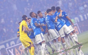 Cruzeiro e Internacional se Enfrentam em Partida Atrasada do Brasileirão