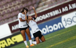 De virada, Corinthians bate Ferroviária e disputa Paulistão feminino