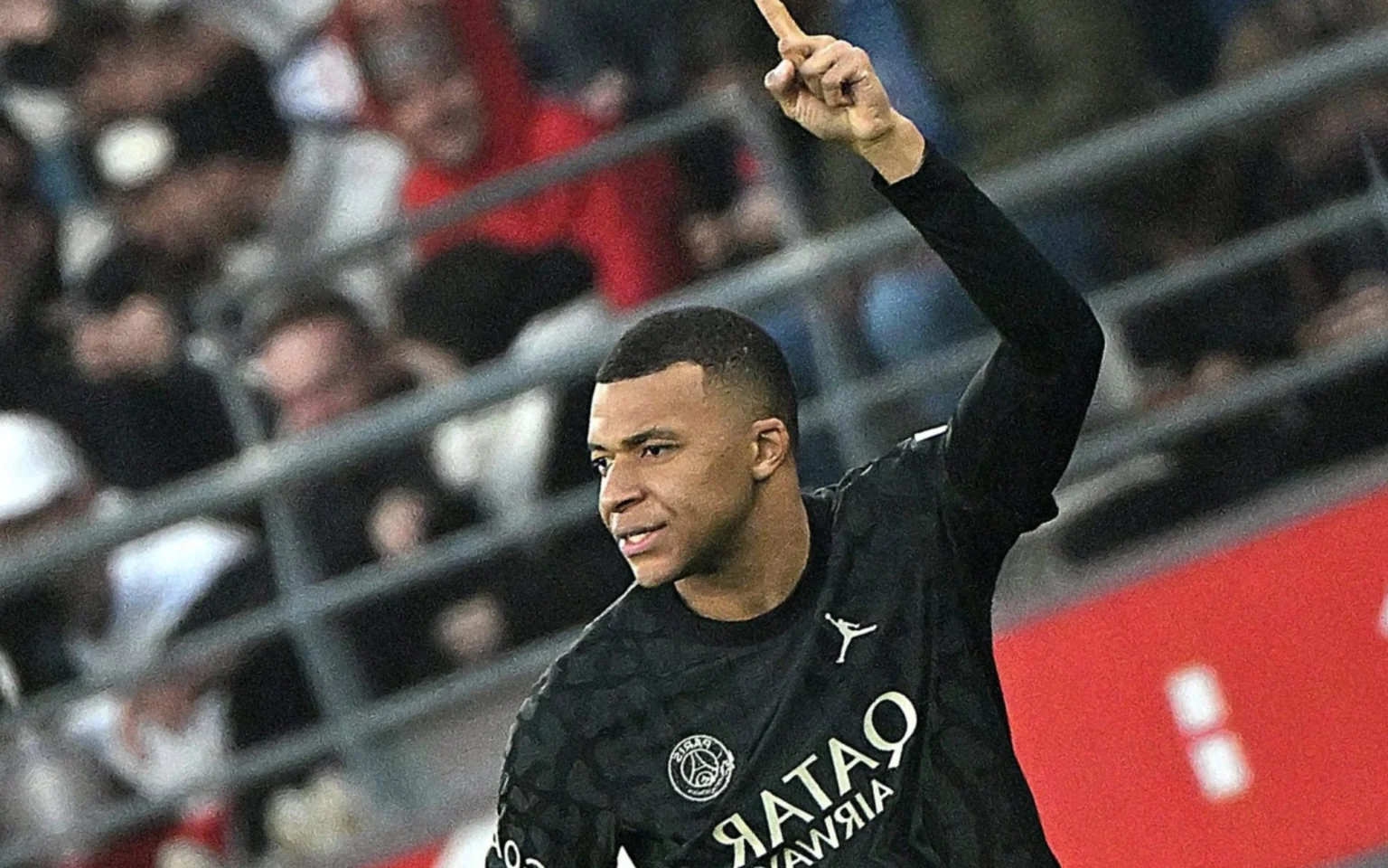 Decisivo! Mbappé marca hat-trick