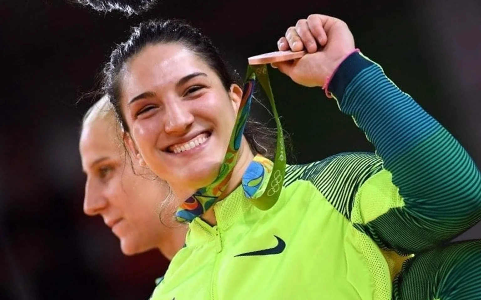 Descubra por que Mayra Aguiar é uma das maiores atletas da história do Brasil Mayra Aguiar disputará a sua quinta edição de Jogos Olímpicos (Foto: Toshifumi Kitamura / AFP)