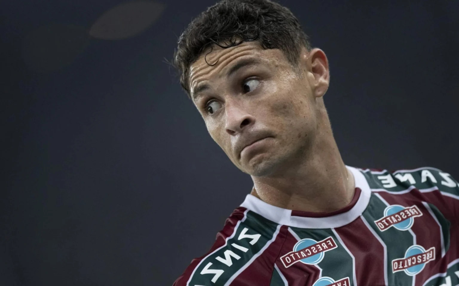 Diogo Barbosa passa por procedimento e desfalca o Fluminense Diogo Barbosa