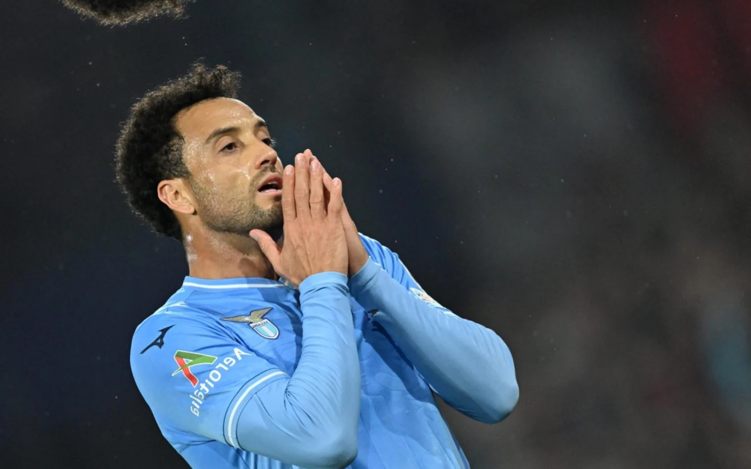 Diretor da Lazio diz que Felipe Anderson ‘perdeu dinheiro’ em acerto com o Palmeiras Felipe Anderson em ação pela Lazio (Foto: John Thys / AFP)