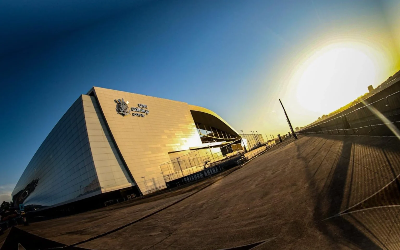 Diretoria do Corinthians se reúne com presidente da Caixa por dívida da Arena (Foto: Victor Aznar/Mochila Press/Gazeta Press)