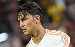 O Futuro do Atacante: Dybala Decide Permanecer na Roma