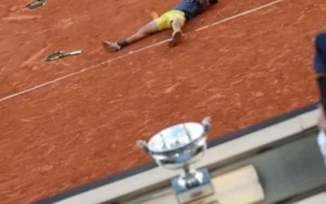 Encontro inesperado! Família celebra o grande triunfo de Carlos Alcaraz em Roland Garros