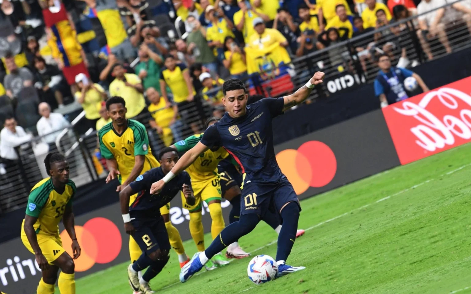 Equador vence a Jamaica e conquista a sua primeira vitória na Copa América Kendry Páez marcou o segundo gol do Equador na partida (Candice Ward / GETTY IMAGES NORTH AMERICA / Getty Images via AFP)