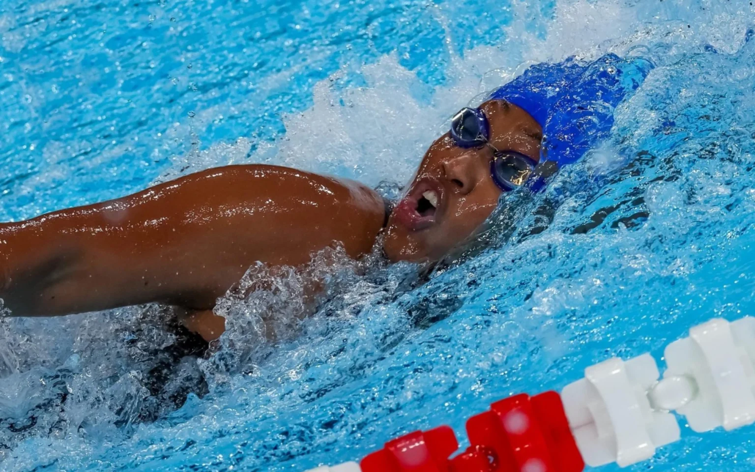 Equipe mista de revezamento do 4x50m livre conquista medalha de bronze na natação Lídia Cruz competindo na final do revezamento 4x50m (Foto: Ana Patrícia Almeida/CPB)