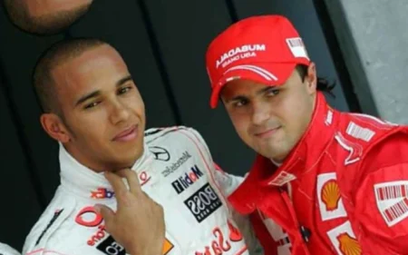 Felipe Massa deixa Hamilton fora de lista dos maiores pilotos da história; veja os três escolhidos Felipe Massa e o jovem Lewis Hamilton marcaram a temporada de 2008 da F1 (Foto: HUSEYIN CAGLAR / AFP)