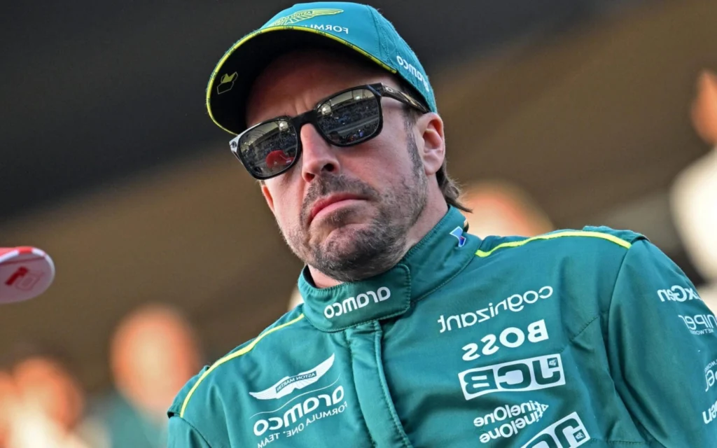 Fernando Alonso vê Aston Martin ‘alinhada às equipes de ponta’ e cita ‘ambição que ninguém tem’ Fernando Alonso deu suas observações sobre sua equipe (Foto: ANDREJ ISAKOVIC / AFP)