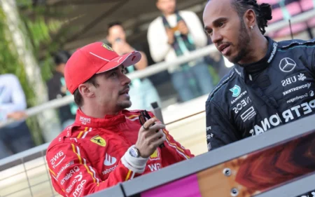 Ferrari descarta chance de Hamilton e Leclerc se anularem: ‘É melhor ter dois pilotos’ Hamilton vai para a Ferrari em 2025 (Foto: GIUSEPPE CACACE / AFP)