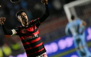 Flamengo Chega às Quartas de Final da Libertadores, Companhia de Fluminense e Botafogo