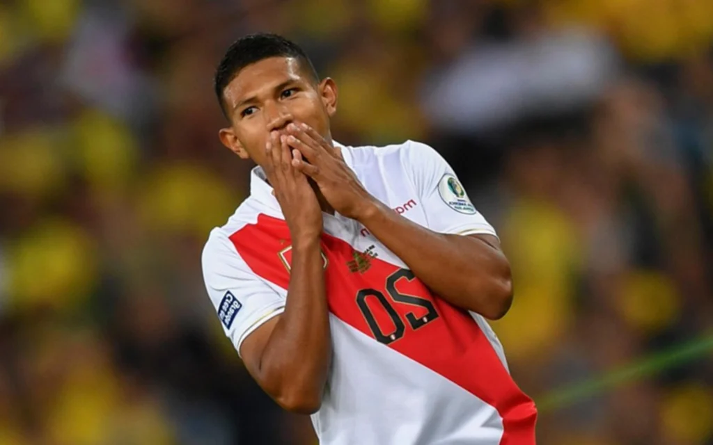 Flores destaca sentimentos após derrota do Peru na final para o Brasil Flores na final da Copa América neste domingo (Foto: PEDRO UGARTE / AFP)