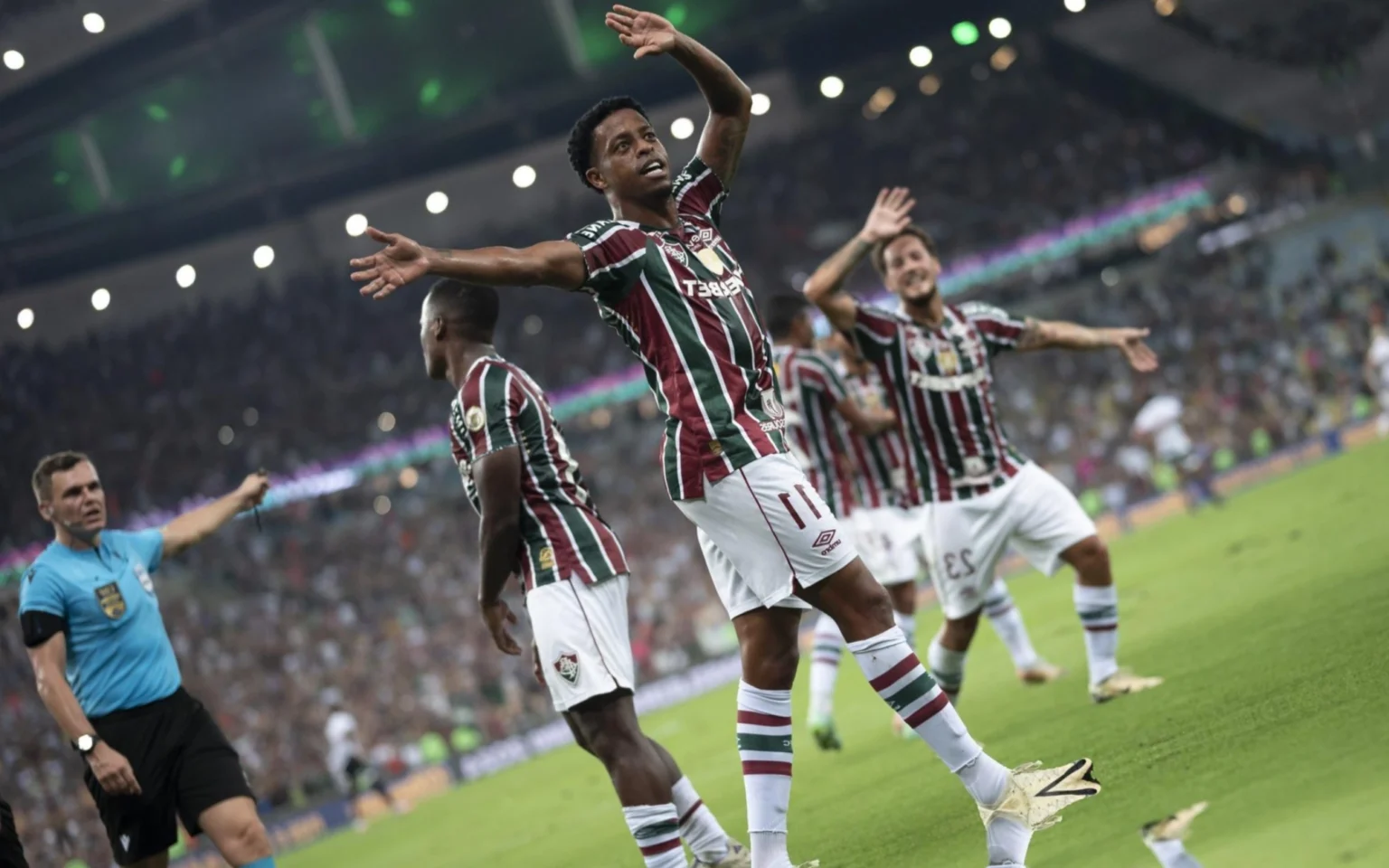 Fluminense é vice-líder do returno do Brasileirão Fluminense conquistou contra o São Paulo mais uma vitória em casa com bom público (Foto: Jorge Rodrigues/AGIF)