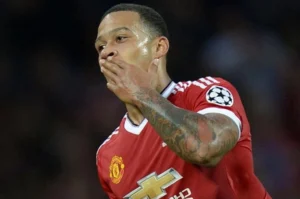 Depay, alvo prioritário de clube francês à procura de reforço