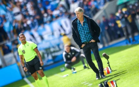 Grêmio: Renato Gaúcho revela se zagueiro expulso será punido Renato Gaúcho