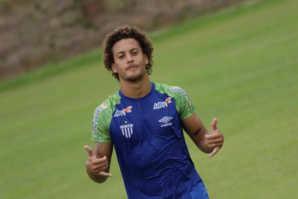 Guga está encaminhado e pode vestir a camisa do Atlético-MG em 2019 Guga está perto de assinar com o Atlético-MG (Foto: Divulgação/Avaí)