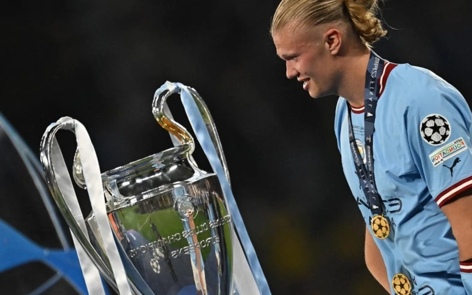 Haaland celebra Champions League e esbanja autoestima após título com Manchester City: ‘Vim para isso’ Erling Haaland realizou o sonho de conquistar a Champions League (PAUL ELLIS / AFP)