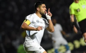 ‘Imparável’: Suárez impressiona em vitória do Grêmio e estampa capa